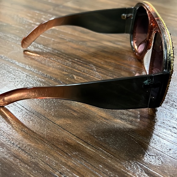 Oversized Multi-Color Rhinestone Fashion Sunglasses - Picture 5 of 12